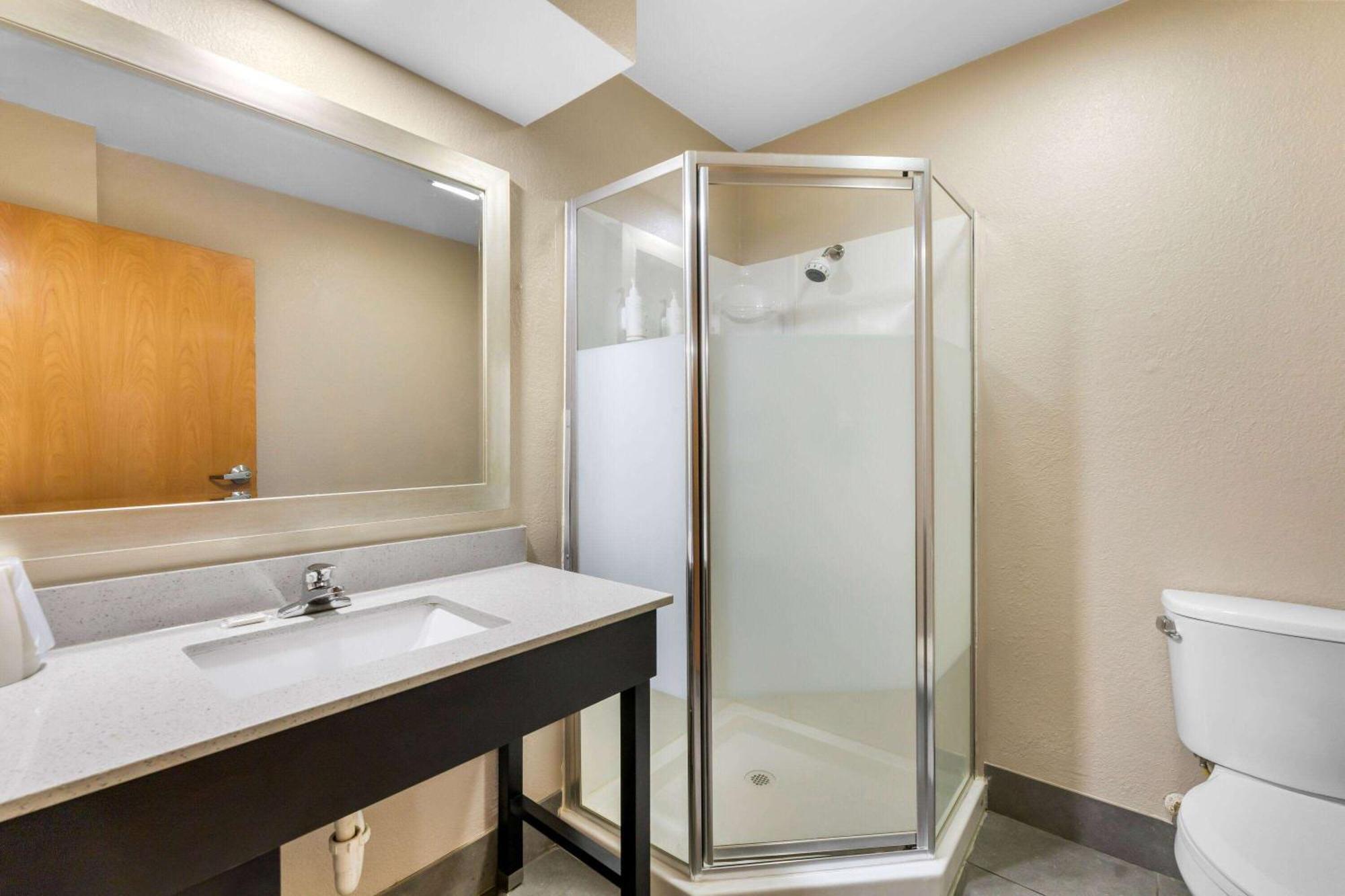 Super 8 By Wyndham Dickson Hotel Luaran gambar