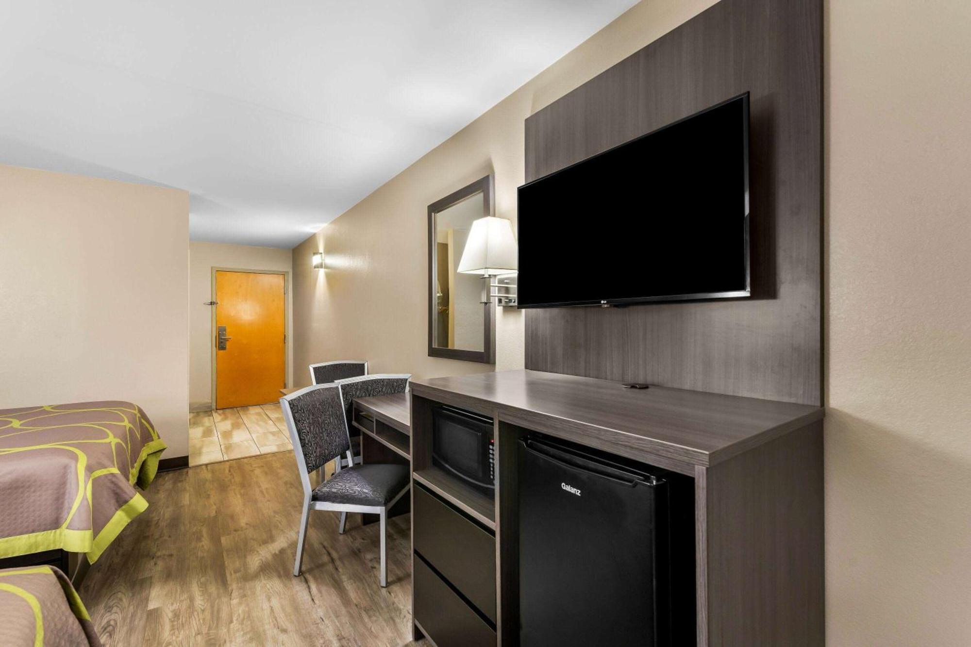 Super 8 By Wyndham Dickson Hotel Luaran gambar