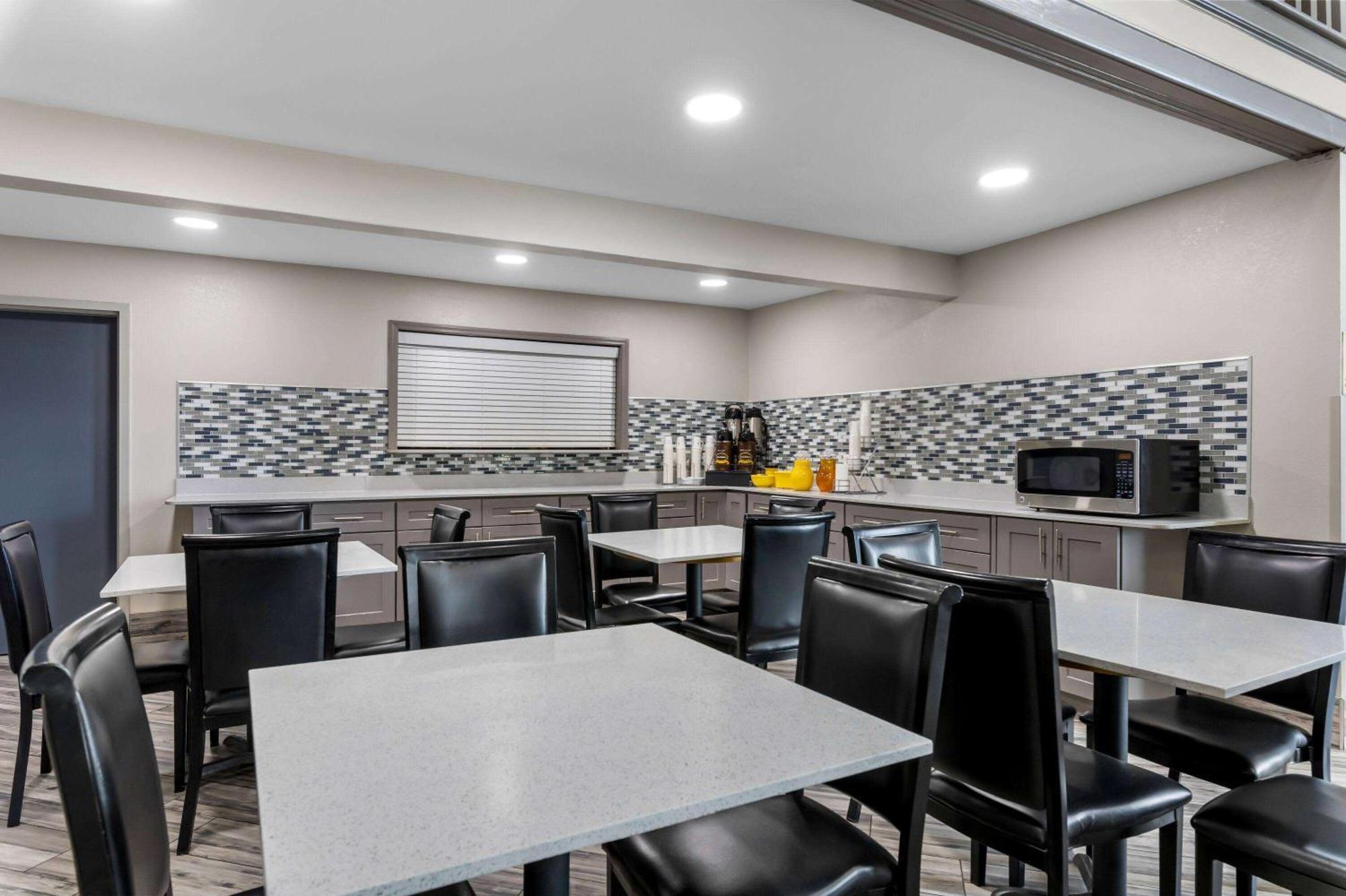 Super 8 By Wyndham Dickson Hotel Luaran gambar