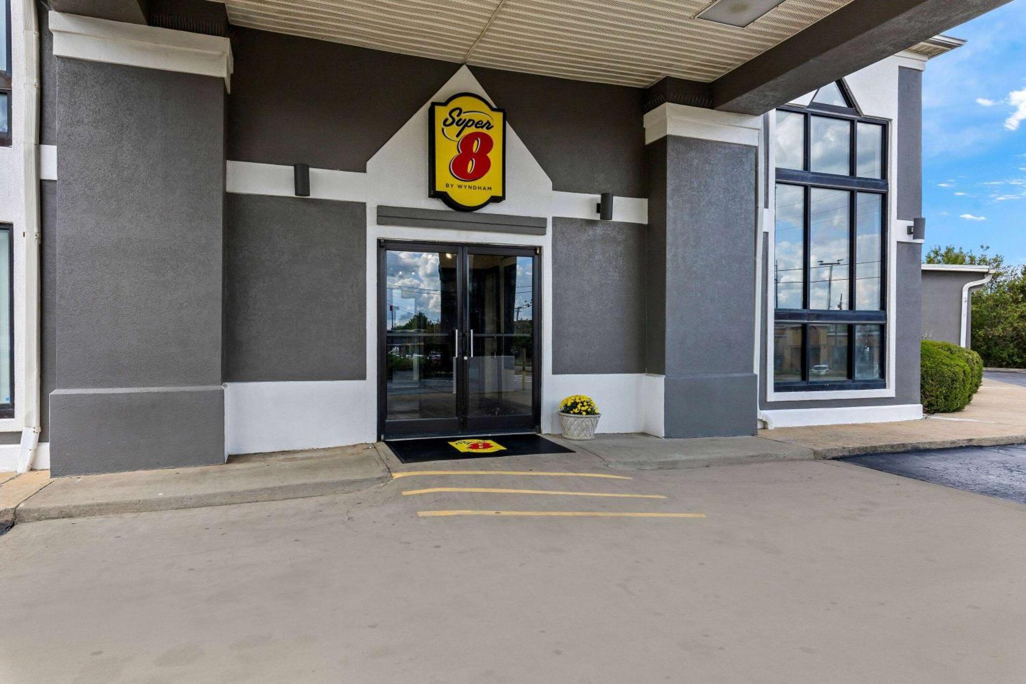 Super 8 By Wyndham Dickson Hotel Luaran gambar